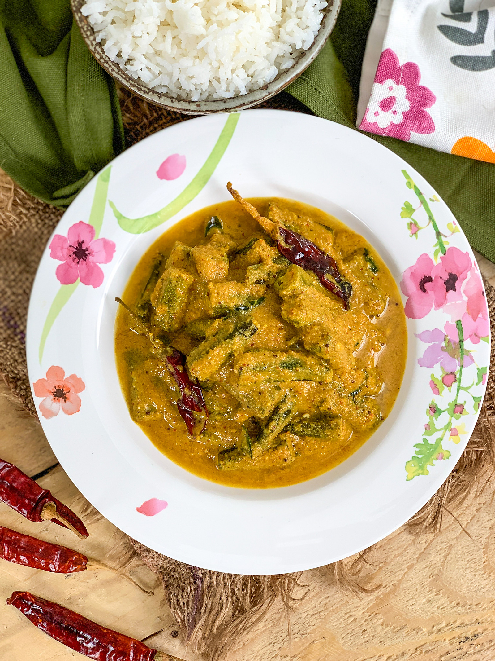 Bendekayi Puli Koddel Recipe - Lady Finger In Coconut Tamarind Curry