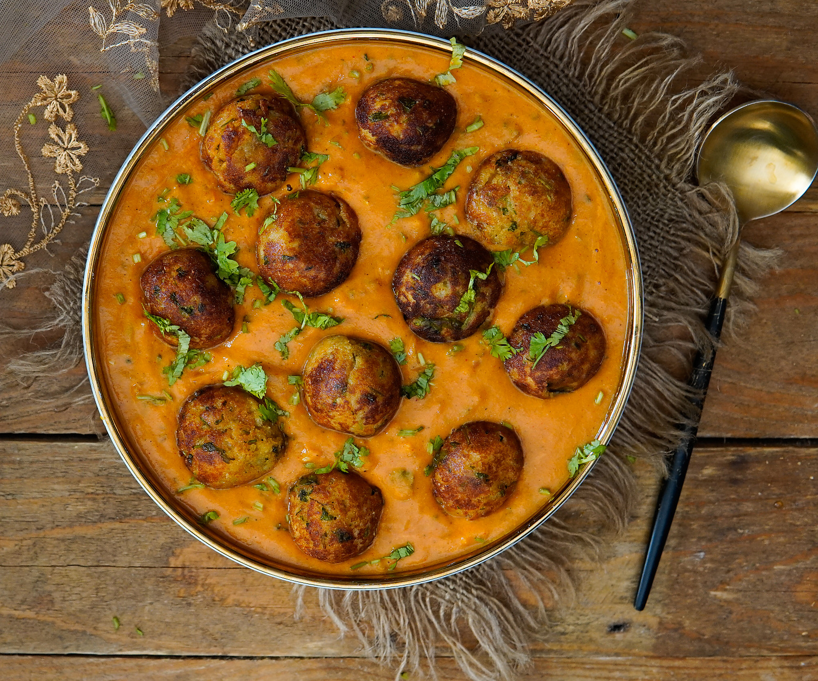 Malai Kofta Curry Recipe - Creamy and Healthy Paneer Aloo Kofta Curry ...