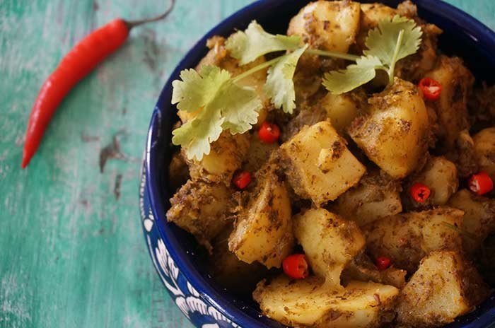 Khatte Pudina Aloo Recipe - Tangy Mint Potatoes