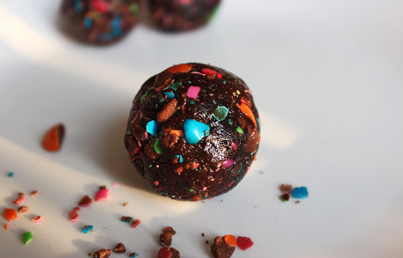 Date and Almond Energy Balls Recipe