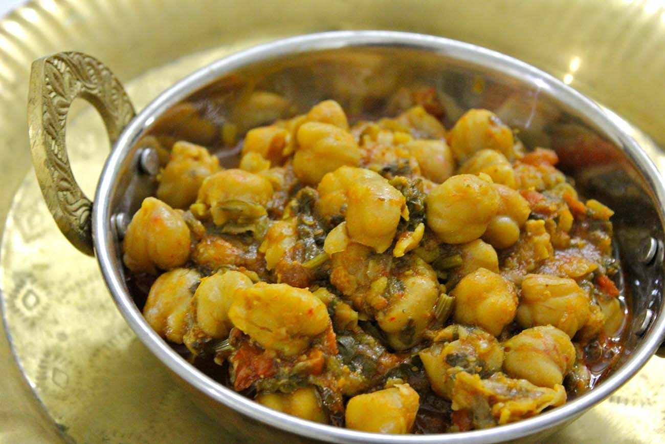 Palak Chole Recipe (Spinach & Chickpea Curry)