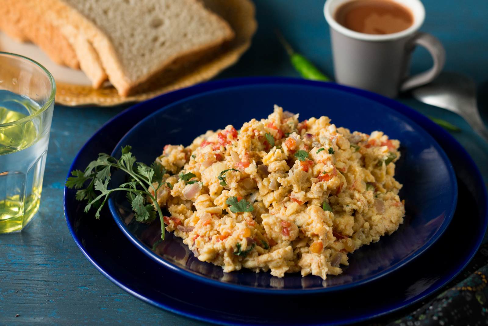 अकुरी रेसिपी - Parsi Style Seasoned Scrambled Eggs (Recipe In Hindi)