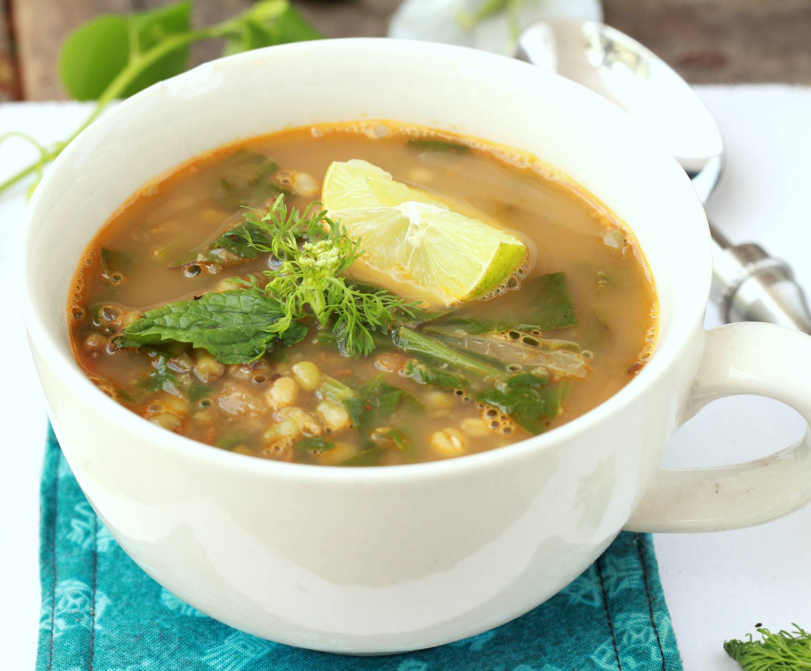 Sprouted Mung Bean and Spinach Soup Recipe