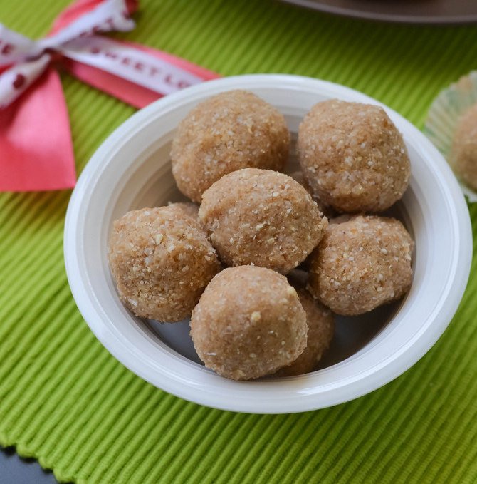 Andi Unda (Kerala Special Cashew & Rice Balls) Recipe