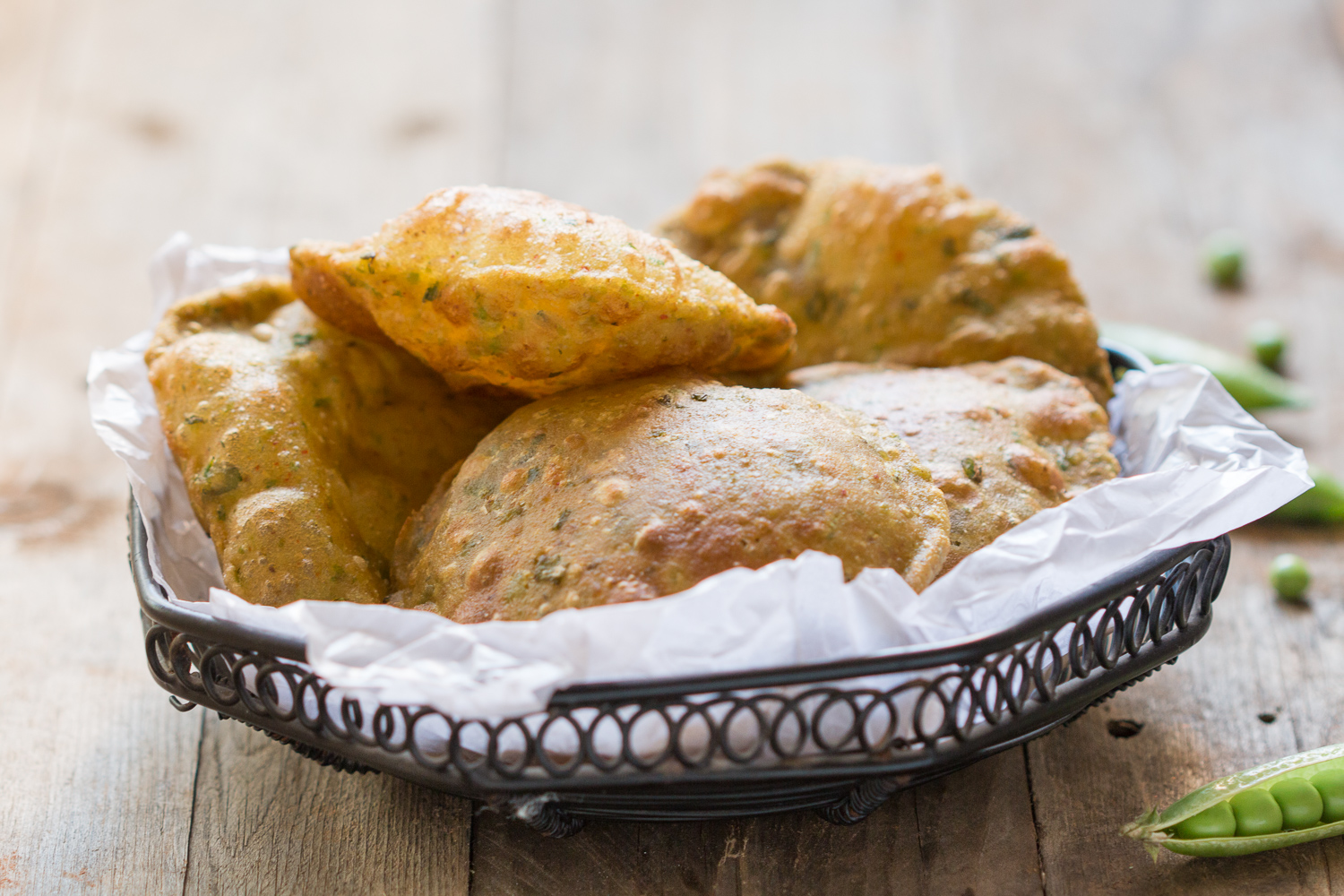 Matar Ki Puri (Crispy Puffed Indian Bread With Peas)