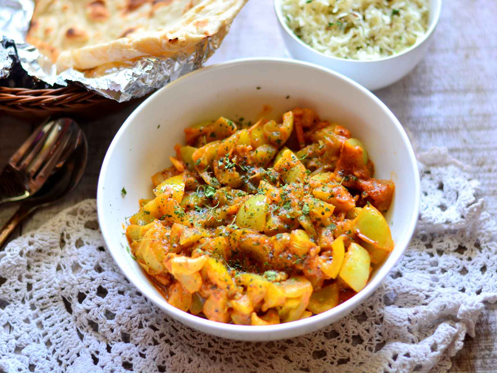 Hare Tamatar Ki Sabzi Recipe - Raw Tomato Curry 