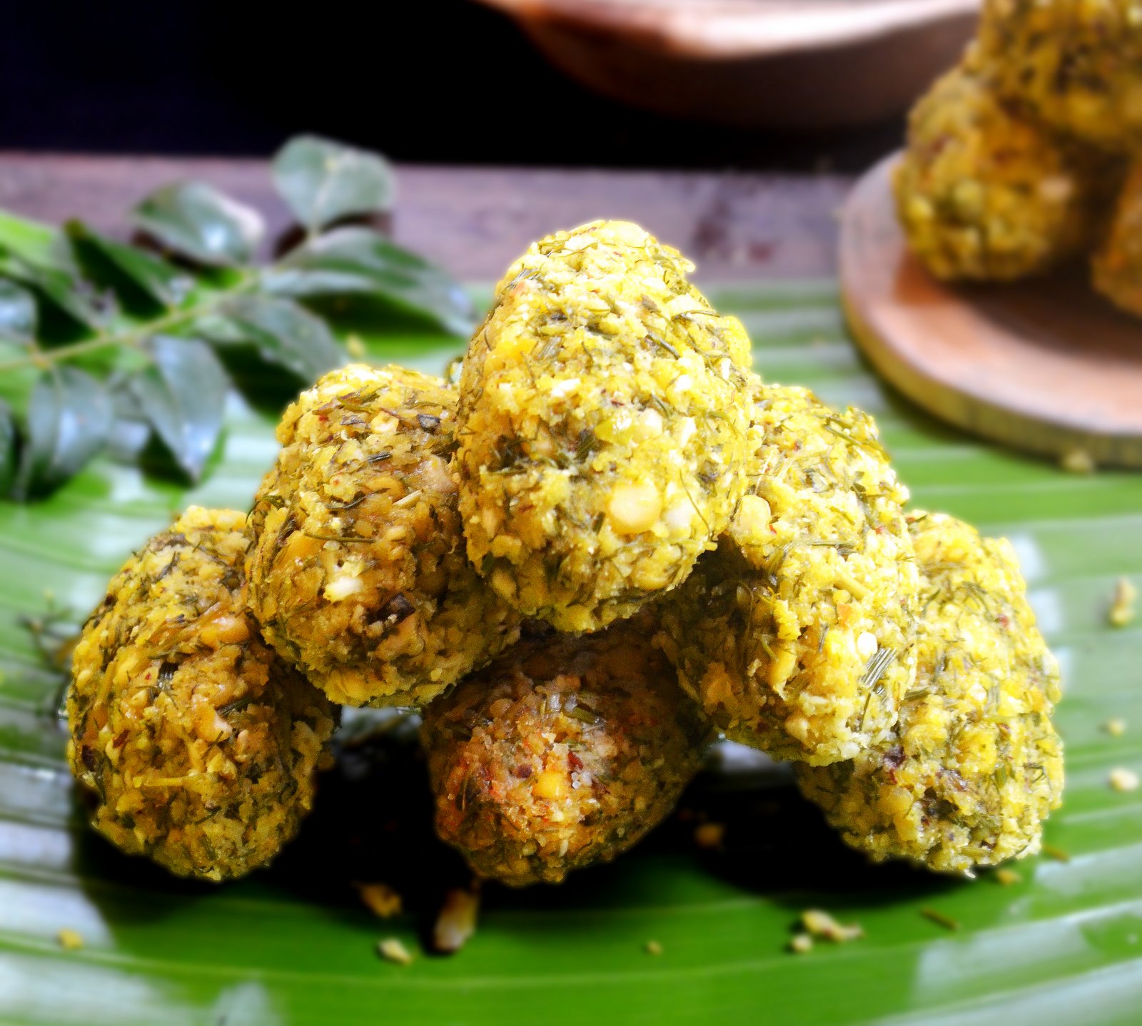 Nuchinunde / Nucchina Unde Recipe -Karnataka Style Dal Steamed Pakora