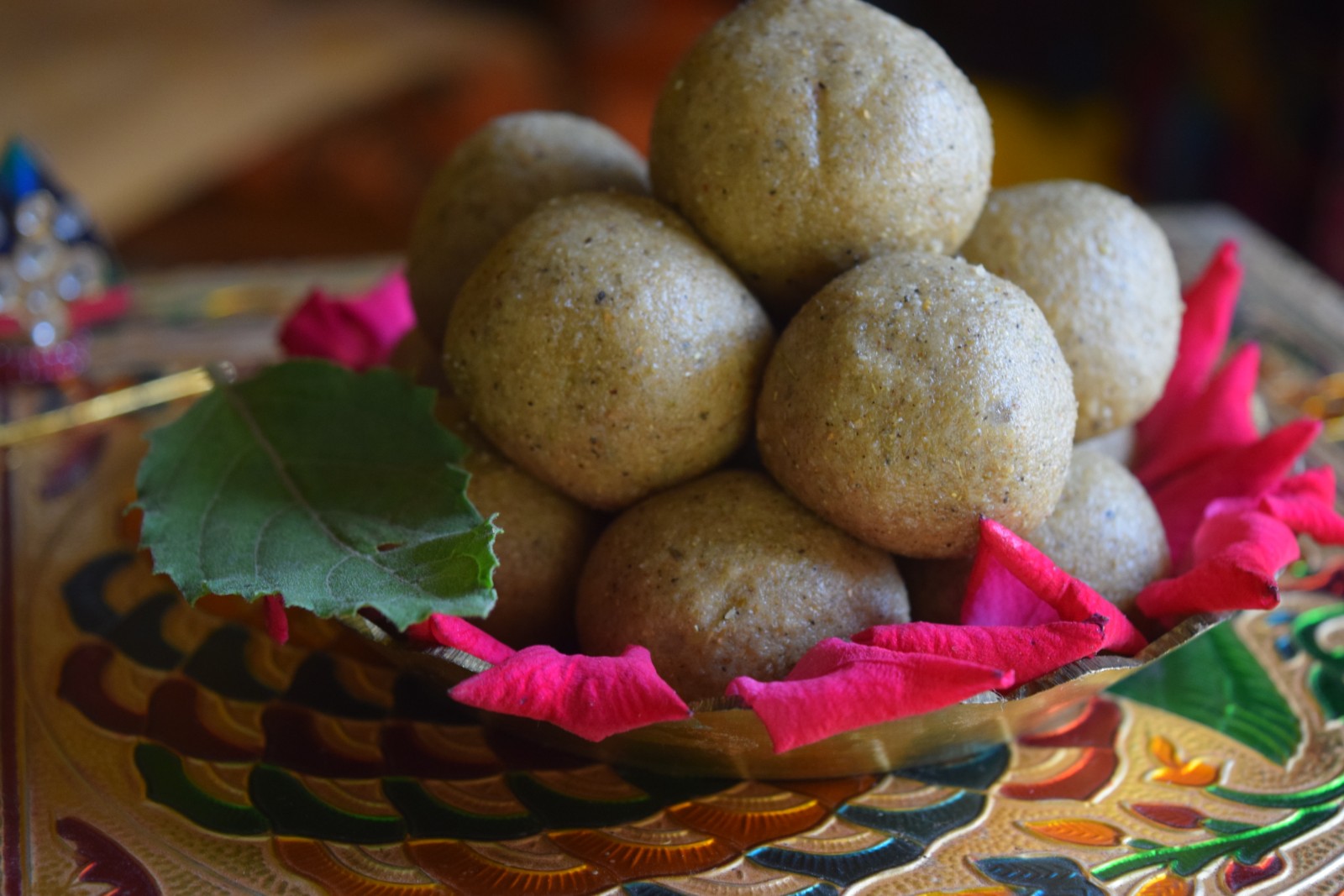पारंपरिक पंजीरी लड्डू (जन्माष्टमी पसादम) रेसिपी - Panjiri Ladoo (Recipe In Hindi)