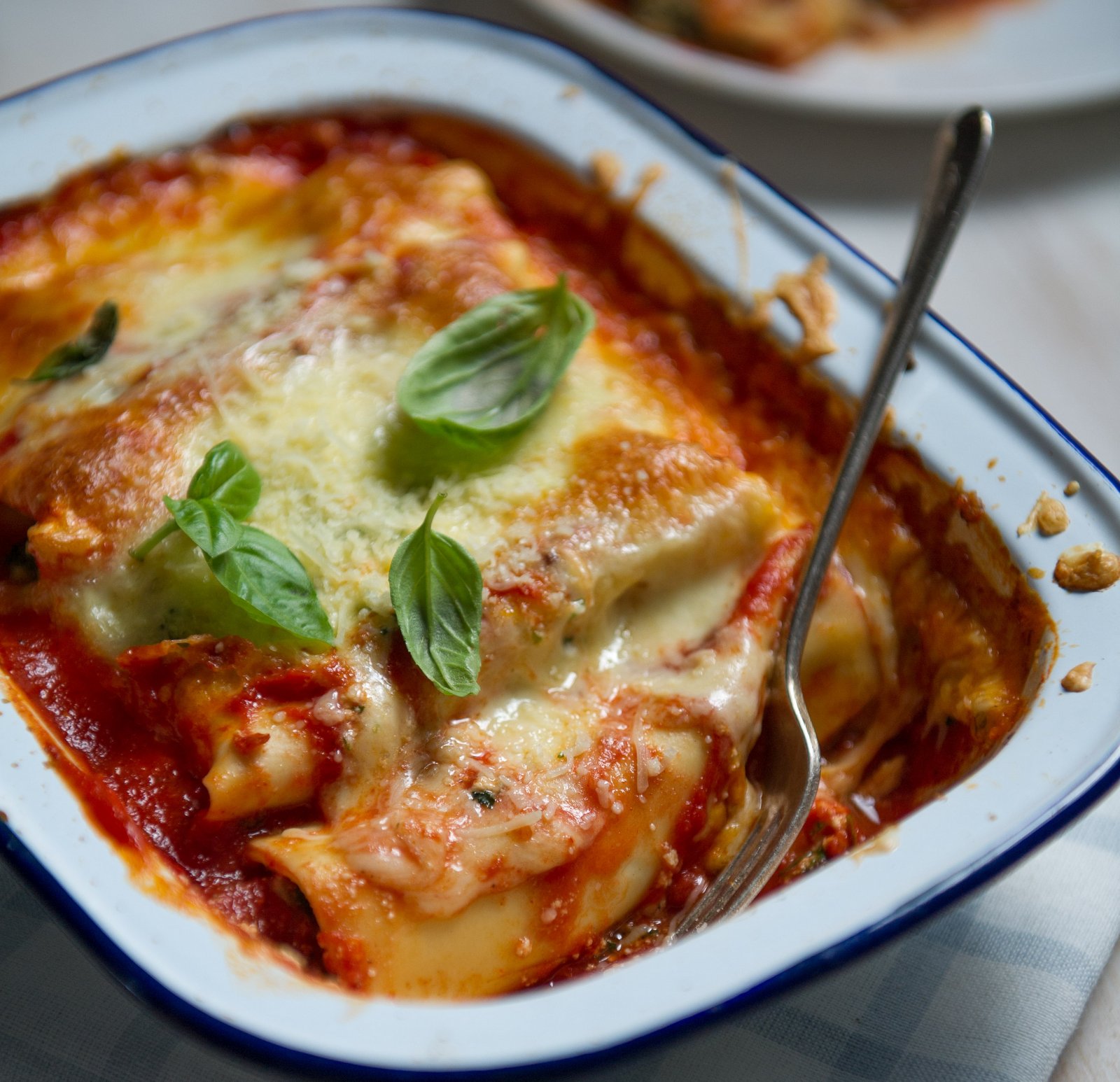 Spinach Cottage Cheese Cannelloni in Roasted Pepper Sauce Recipe