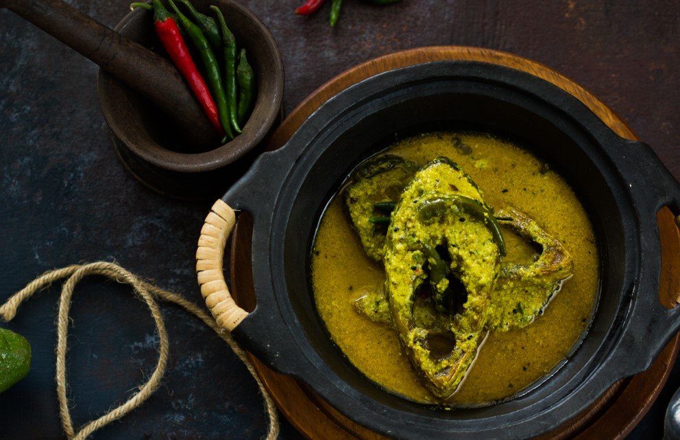 Doi Ilish Recipe - Bengali Style Hilsa In Yogurt Gravy Recipe