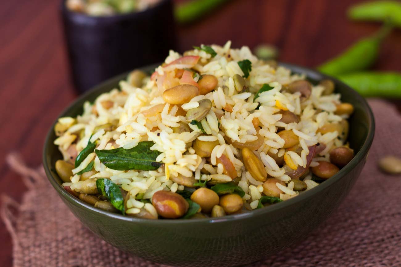 Karnataka Style Avarekalu Chitranna Recipe (Field Beans Tossed With Lemon Rice)