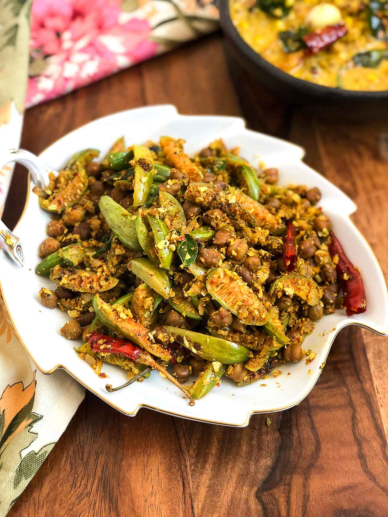 Mangalorean Kadle Manoli Recipe  - Tindora Kala Chana Sabzi