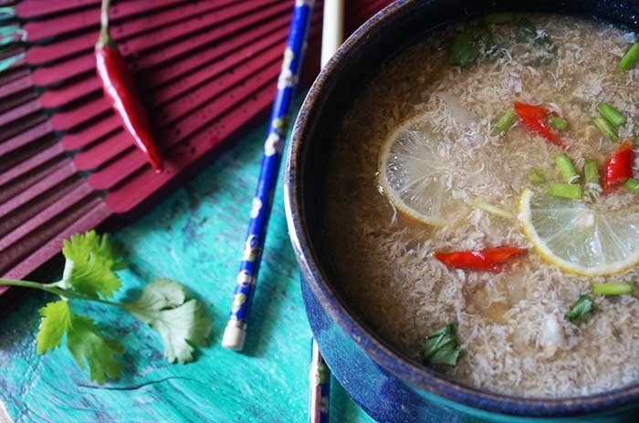 Chinese Egg Drop Soup Recipe (With Vegetarian Option)