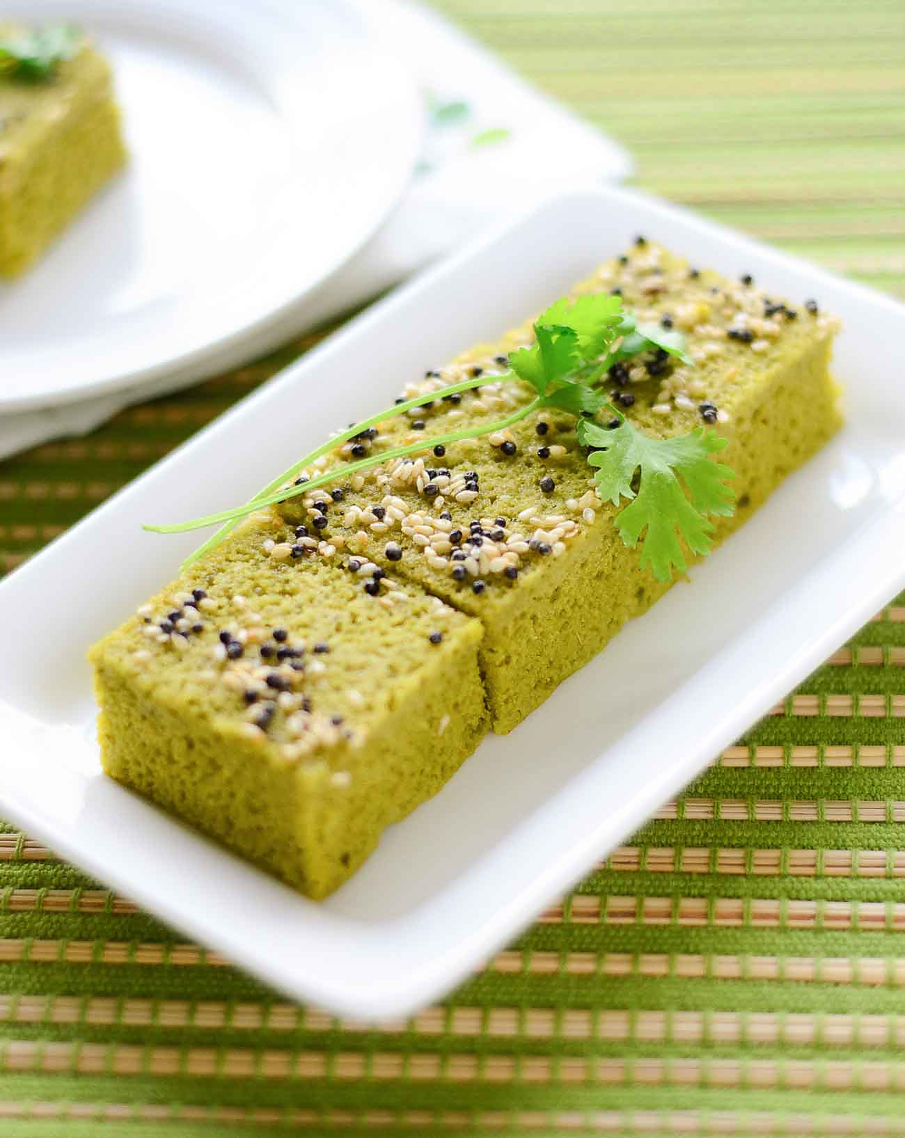 Gujarati Palak Dhokla Recipe - Steamed Spinach Lentil Cakes