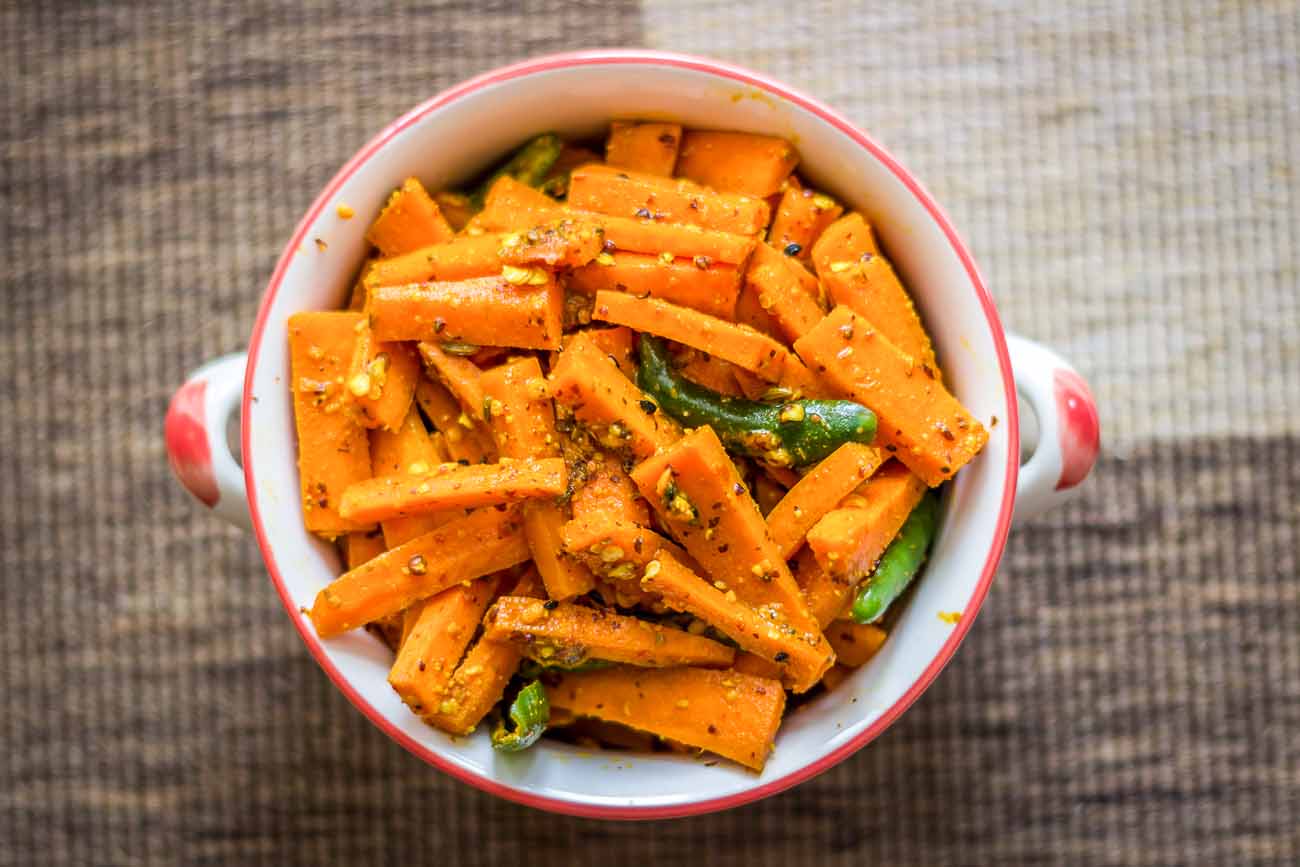 साउथ इंडियन गाजर पोरियल रेसिपी - Carrot Poriyal (Recipe In Hindi)