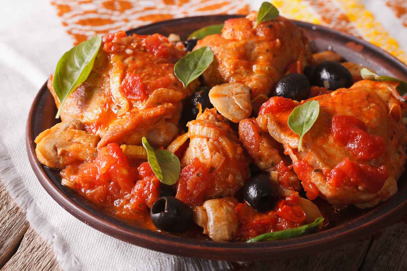Delicious Italian Chicken Cacciatore Recipe with Mushrooms & Olives - (Poultry & Vegetable Hunter's Stew)