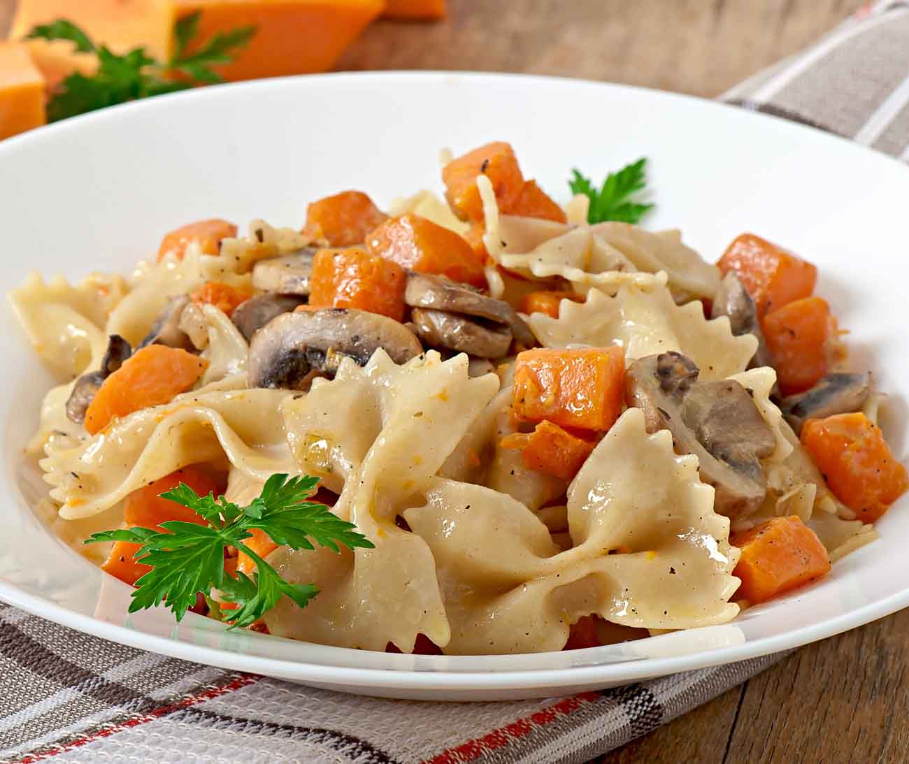 Roasted Carrots & Mushroom Pasta In White Sauce Recipe