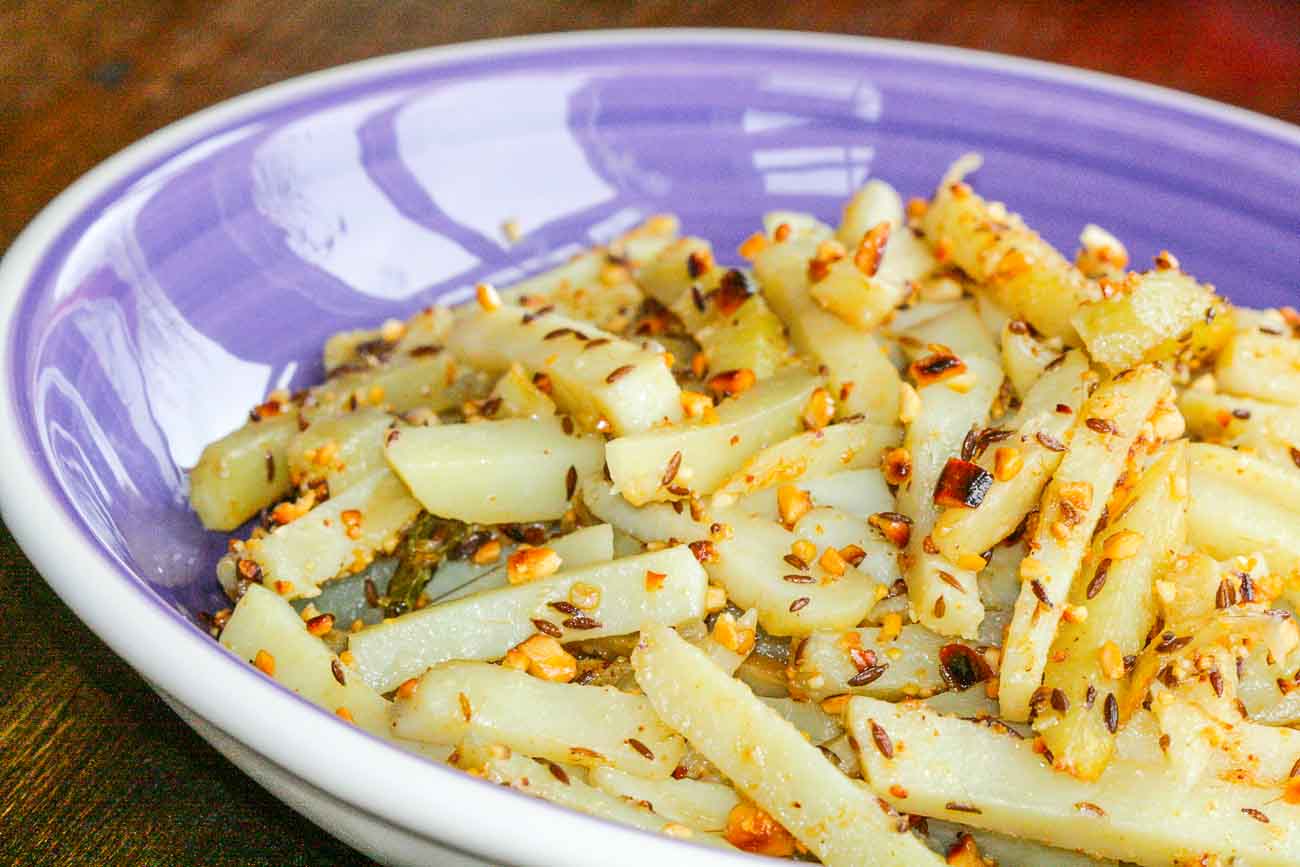 Maharashtrian Batatyacha Kees Recipe (Spicy Roasted Potatoes With Peanuts)
