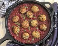 Spinach Ricotta Balls in Garlic Tomato Basil Sauce Recipe 
