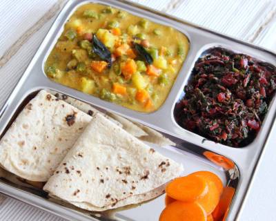 Everyday Meal Plate : Karwar Style Mixed Vegetable With Tambdi Bhaji and Phulka