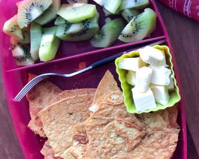 Kids Snacks Box: Methi Khakhra, Kiwi and Cheese Cubes