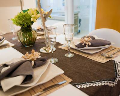 Tips To Organize The Dining Table With Handy Everyday Things