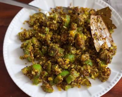 Bengali Jhinge Narkol Chenchki Recipe - Stir Fried Ridge Gourd With Coconut