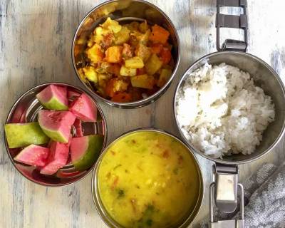 Lunch Box Ideas : Carrot Aloo Subzi, Cholar Dal, Steamed Rice & Fruits