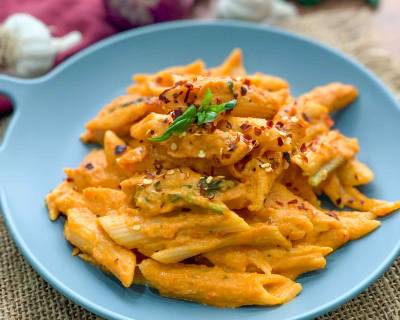 Pasta in Roasted Carrot & Red Pepper Sauce 