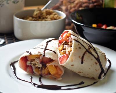Sweet Mixed Fruits And Granola Breakfast Wraps Recipe