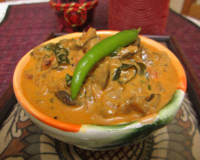 केरला स्टाइल बैंगन करी रेसिपी - Kerala Style Eggplant Curry (Recipe In Hindi)