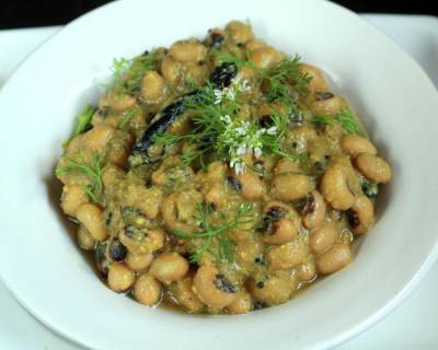 बिना प्याज लहसुन वाली लोबिया की सब्ज़ी रेसिपी - No Onion No Garlic Black Eyed Beans Curry (Recipe In Hindi)