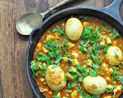हरयाणा स्टाइल एग करी - Spicy Haryana Style Egg Curry (Recipe In Hindi)