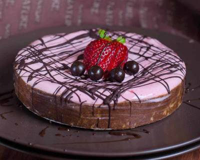 No Bake Poha & Millets Chocolate Tart With Strawberry Cheese Recipe