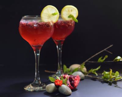 Fizzy Pomegranate Mint Mocktail Recipe