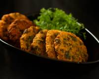 Bhaji Vada Recipe (Lentil And Vegetable Fritters)