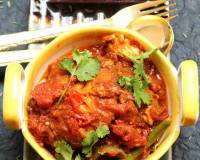 Aar Macher Jhol Recipe - Bengali Style Fish In Tomato Gravy