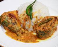 Bengali Style Hilsa Fish In Poppy Seeds & Yogurt Curry Recipe