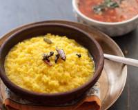Karnataka Style Huggi (Rice and Moong dal Savory Porridge)