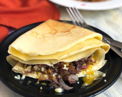 Bacon, Caramelised Onions And Cheese Crepes Recipe 