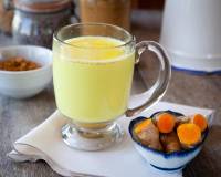 Turmeric Milk Recipe - Haldi Doodh / Golden Milk