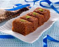 Gujarati Adadiya Ladwa Recipe - Urad Dal Halwa with Nuts & Spices