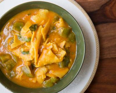 राबोडी शिमला मिर्च की सब्ज़ी रेसिपी - Rajasthani Curry with Corn Papad (Recipe In Hindi)
