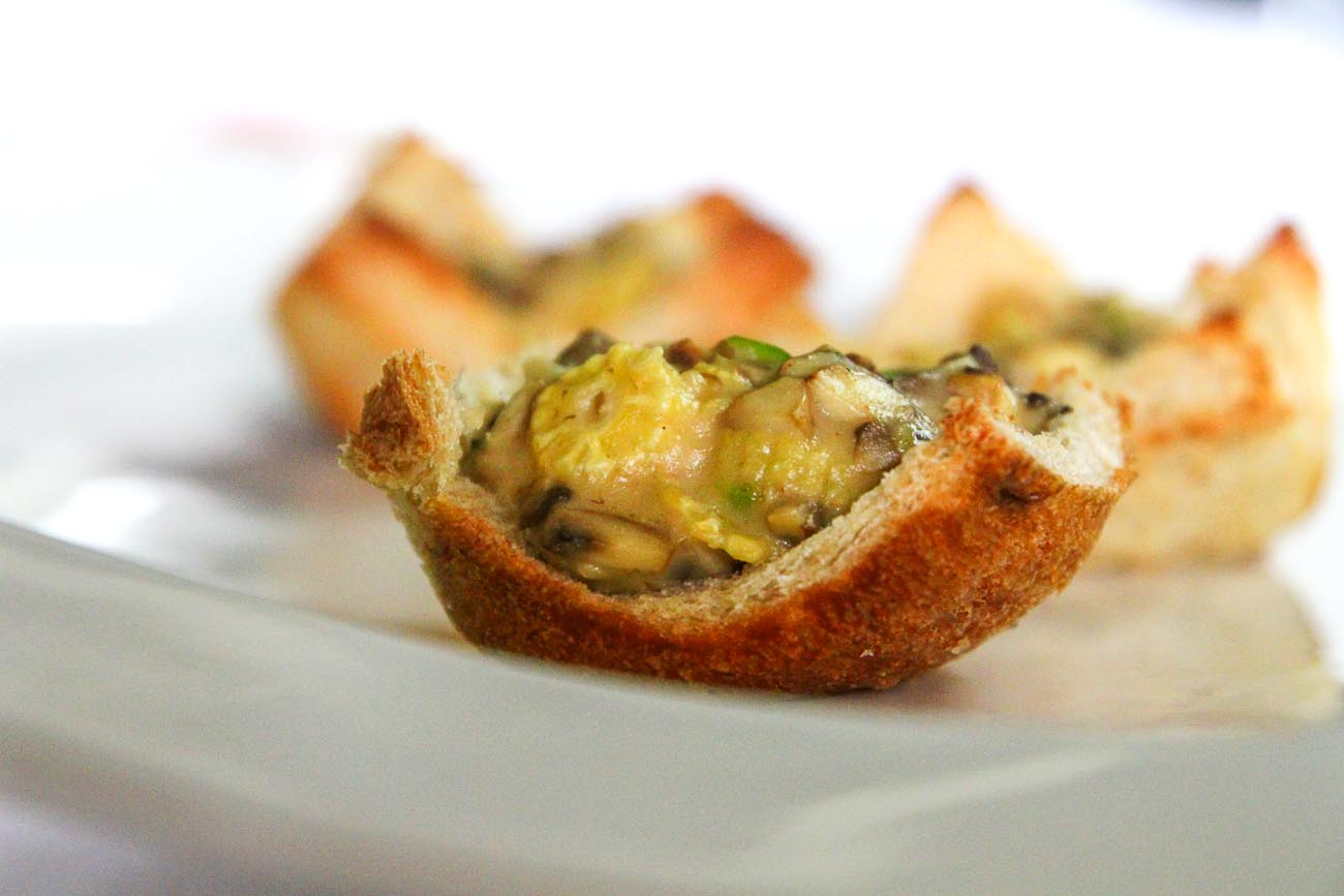 Bread Tartlets Recipe filled with Roasted Mushrooms and Cheese