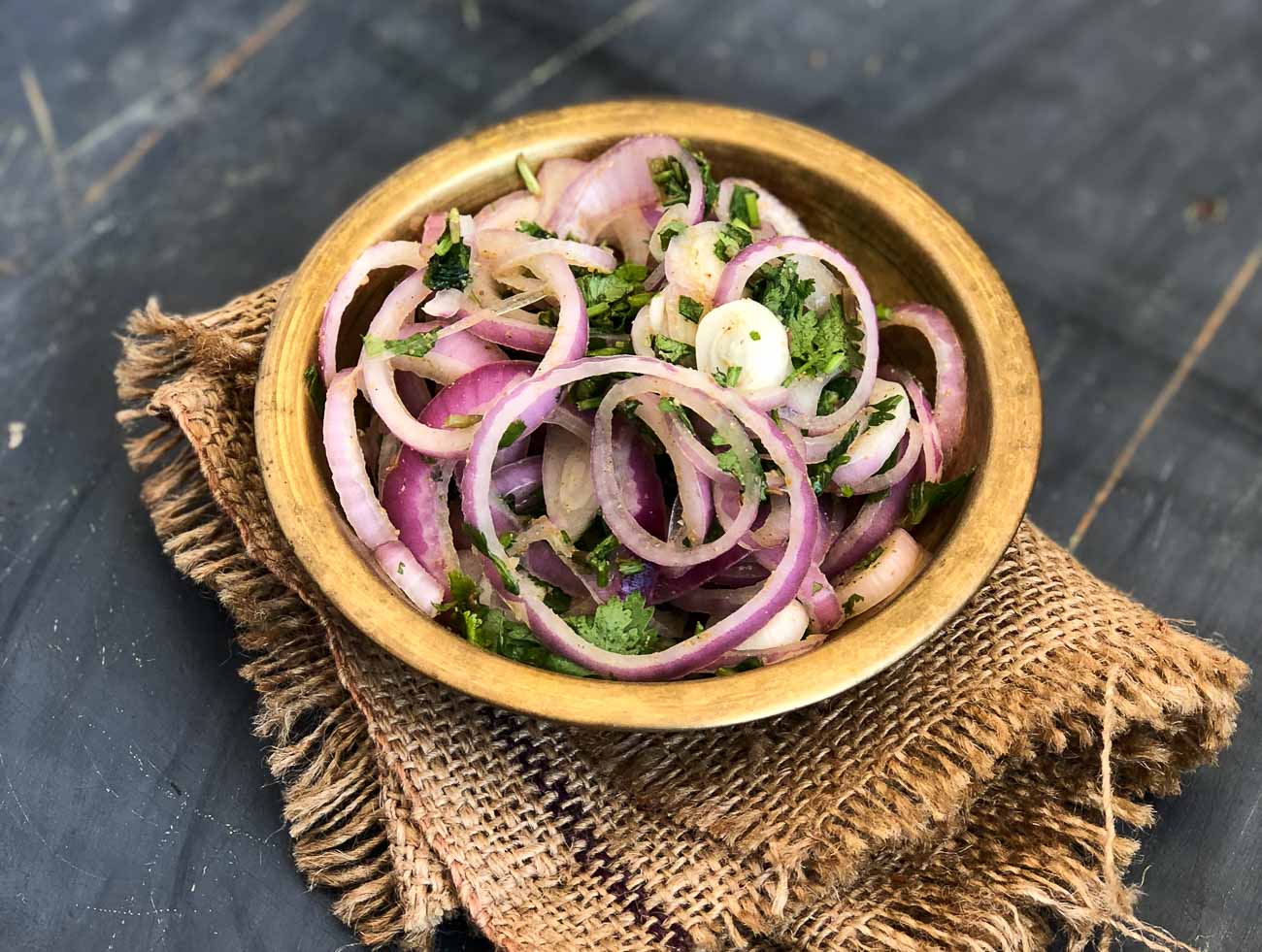 पुदीना प्याज़ कचुम्बर सलाद रेसिपी - Pudina Pyaz Kachumber Salad Recipe