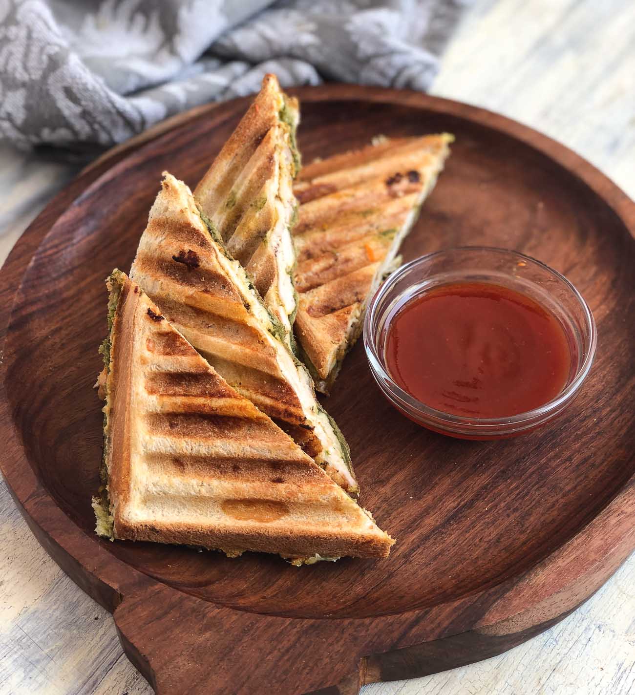 Cheesy Grilled Sandwich With Smoked Chicken Recipe