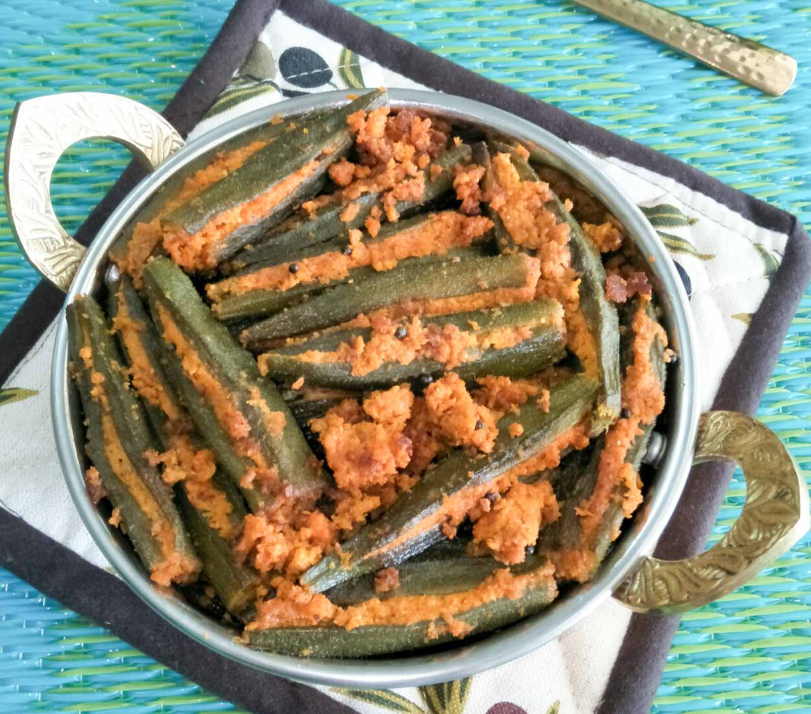 Bharli Bhendi Recipe - Maharashtrian Style Stuffed Bhindi