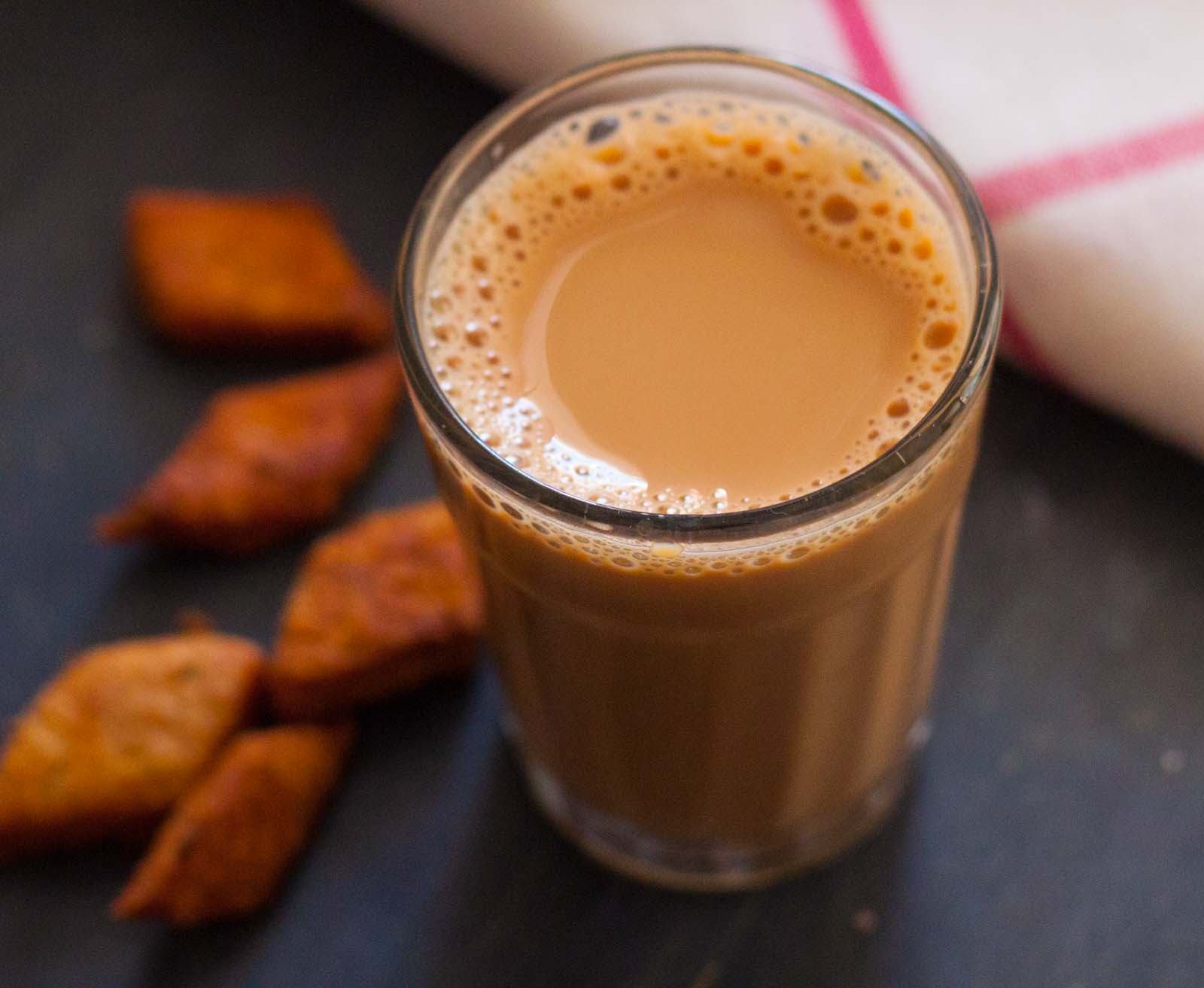 https://www.archanaskitchen.com/images/archanaskitchen/0-Affiliate-Articles/Cutting_Chai_Milk_Tea_Recipe-6653.jpg