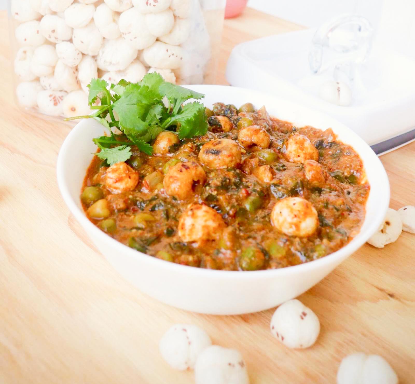 Methi Makhana Mutter Korma Recipe - Methi, Green Pea & Lotus Seeds Curry