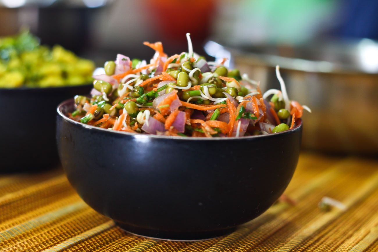 Moong Sprouts Salad with Grated Carrots & Coriander Recipe Moong Sprouts Salad with Grated Carrots & Coriander Recipe